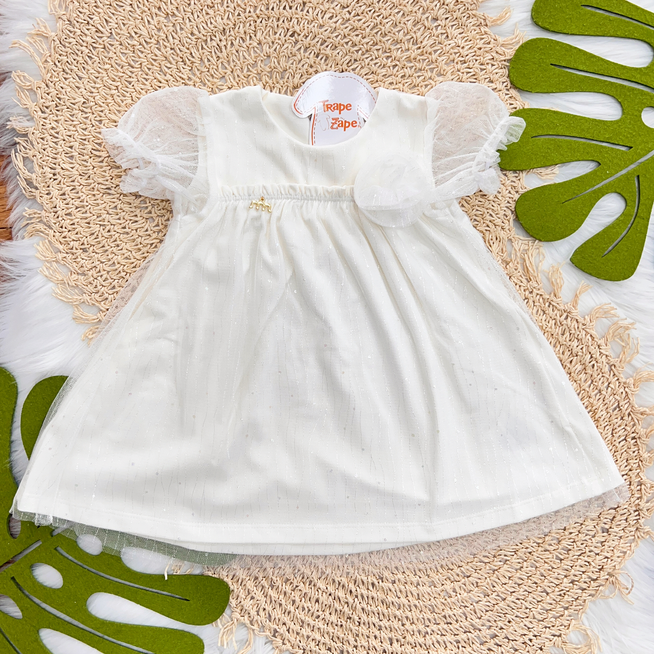 Vestido com Tule Brilhantes e Flor - Off White Cute Perolado